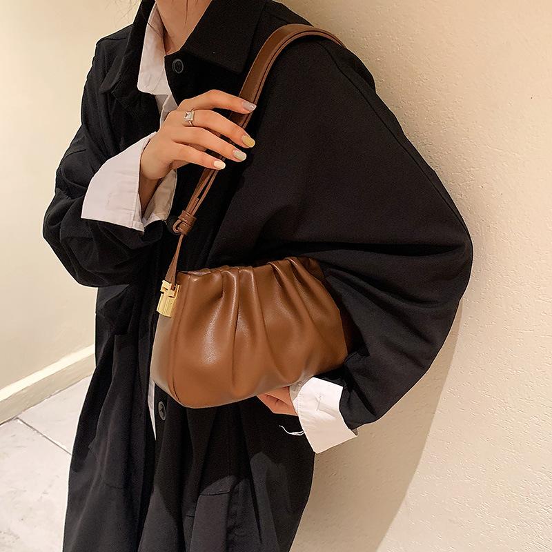 Niche Design Fashionable Simple Bag Women's Bag Retro Texture Messenger Bag Popular Pleated Underarm Bag