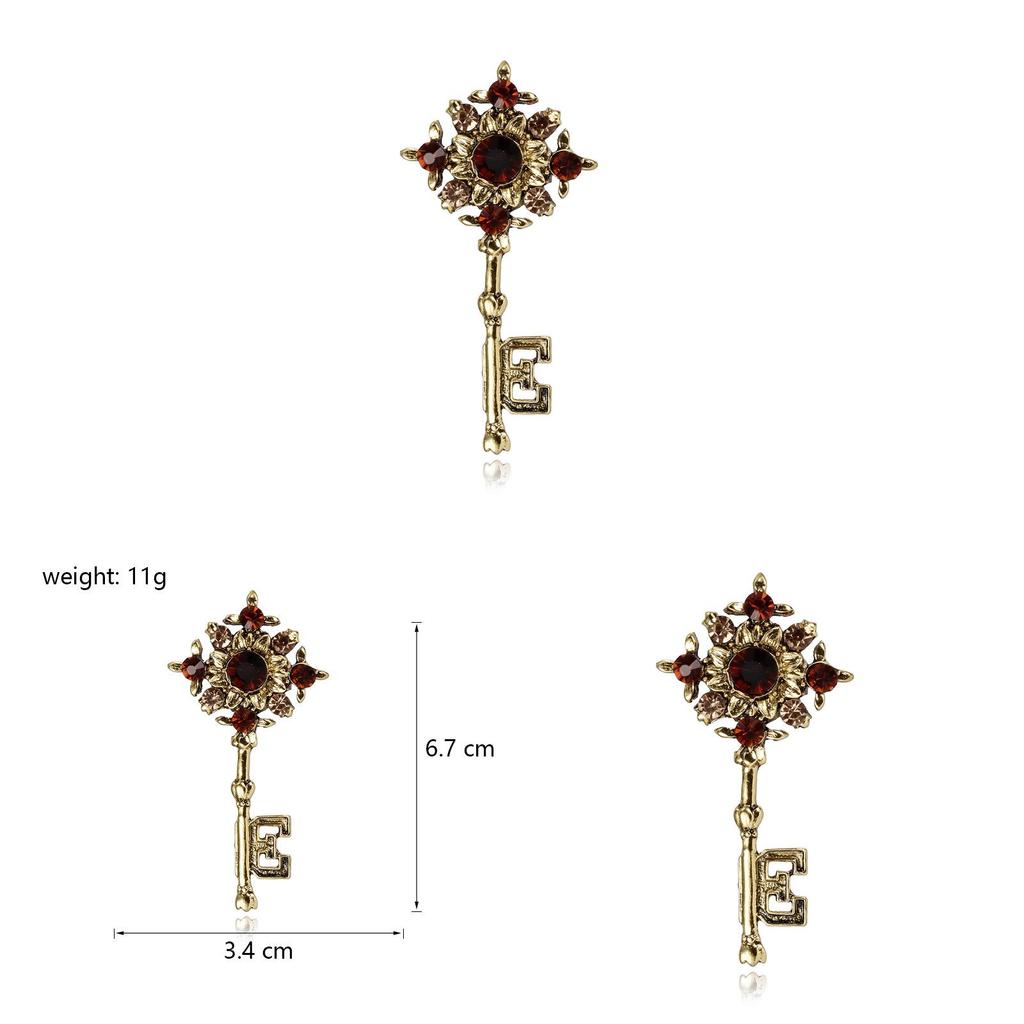 Retro Art Deco Key Pendant Pin With Adjustable Fit For Fashion Accessories
