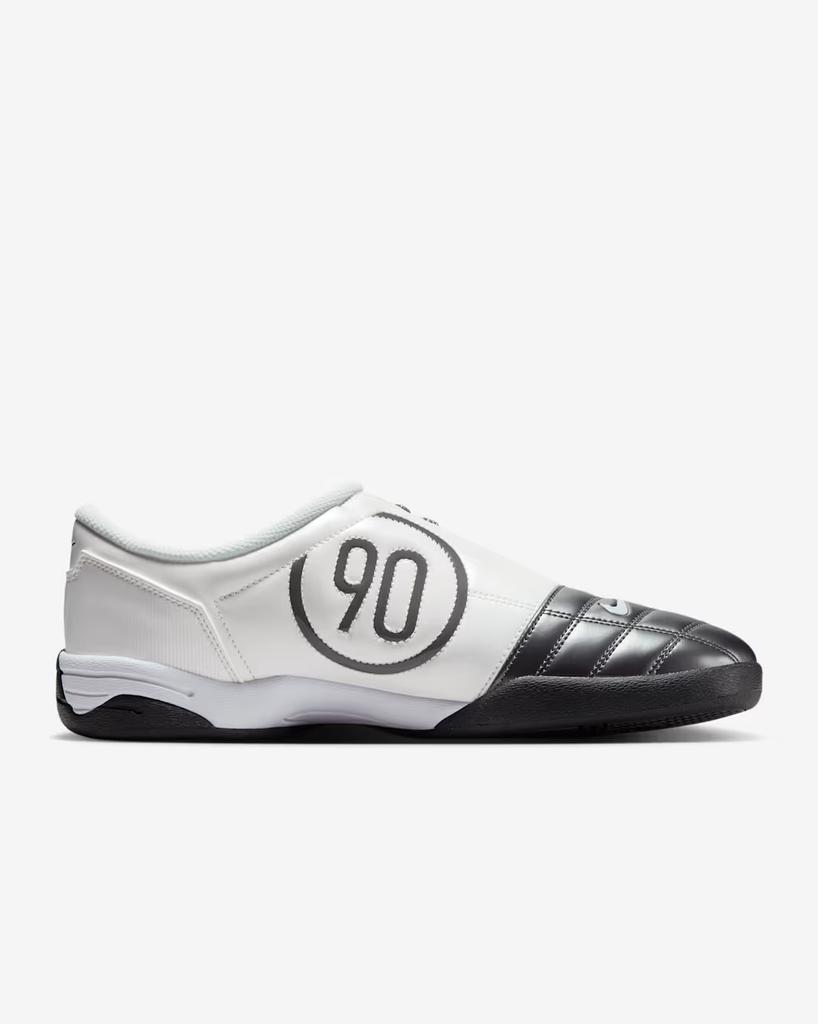 HQ2851-001 Nike Total 90 3 Светло-серый (Мужской)