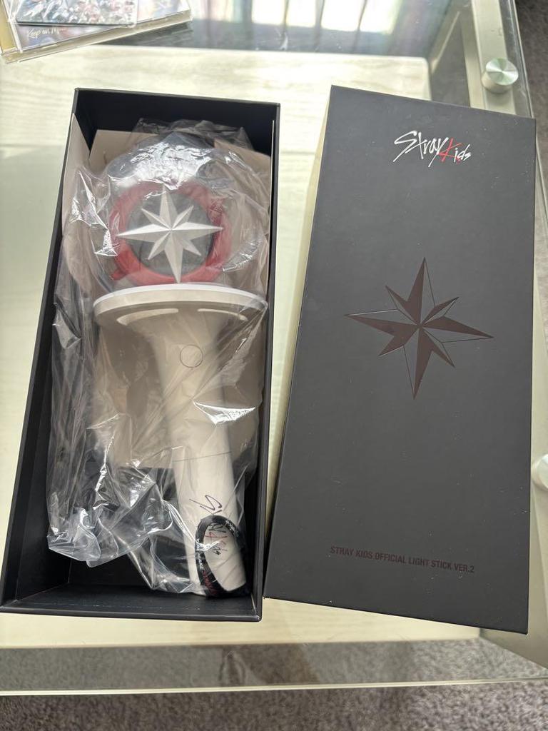 [Б/У] Официальный лайтстик Stray Kids версии 2