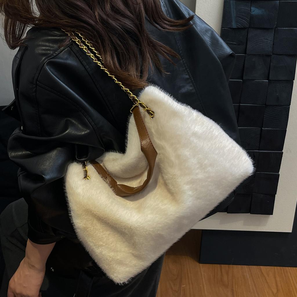 Versatile High-end Plush Fashion Commuter Foreign Style Chain Single Shoulder Crossbody Women's Bag 2025 Autumn Portable Underarm Bag
