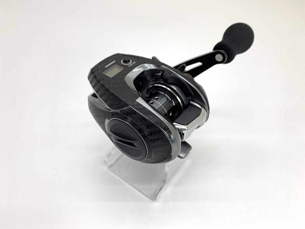 CUSTOM SEAT.JP YOROI Custom Decal for 17 Barchetta, Scratch Protection, Baitcasting Reel Customization (Black, Right-Handed)