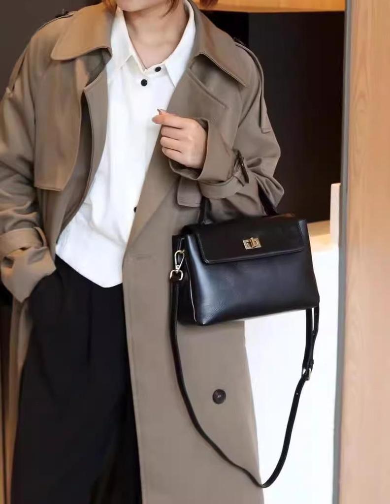 Весна/Лето 2025 Женская сумка кроссбоди из лицевой коровьей кожи - Большая вместимость, универсальная и модная.