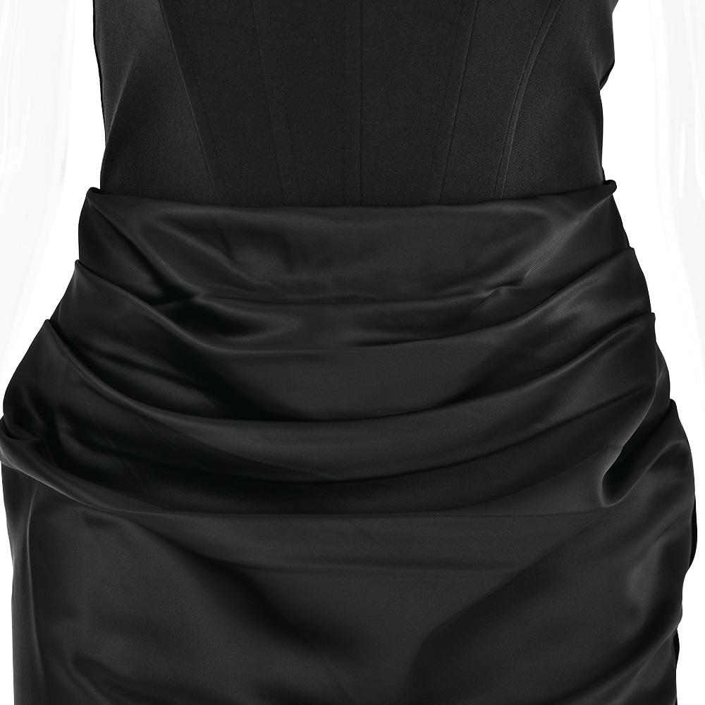 Летние длинные платья с поясом и одной шеей и открытой спиной