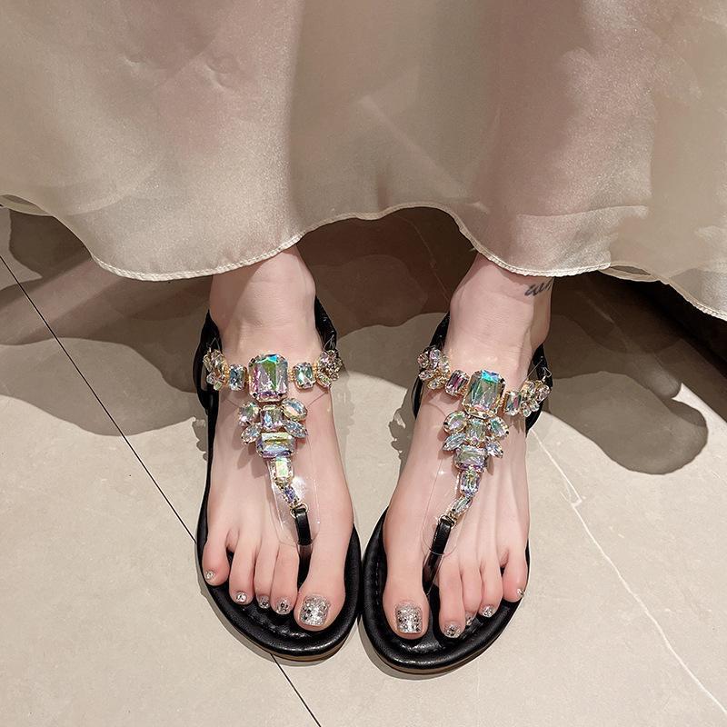 Европейские и американские сандалии больших размеров женские лето 2025 новые на плоской подошве универсальные нескользящие модные сандалии-елочки со стразами женские