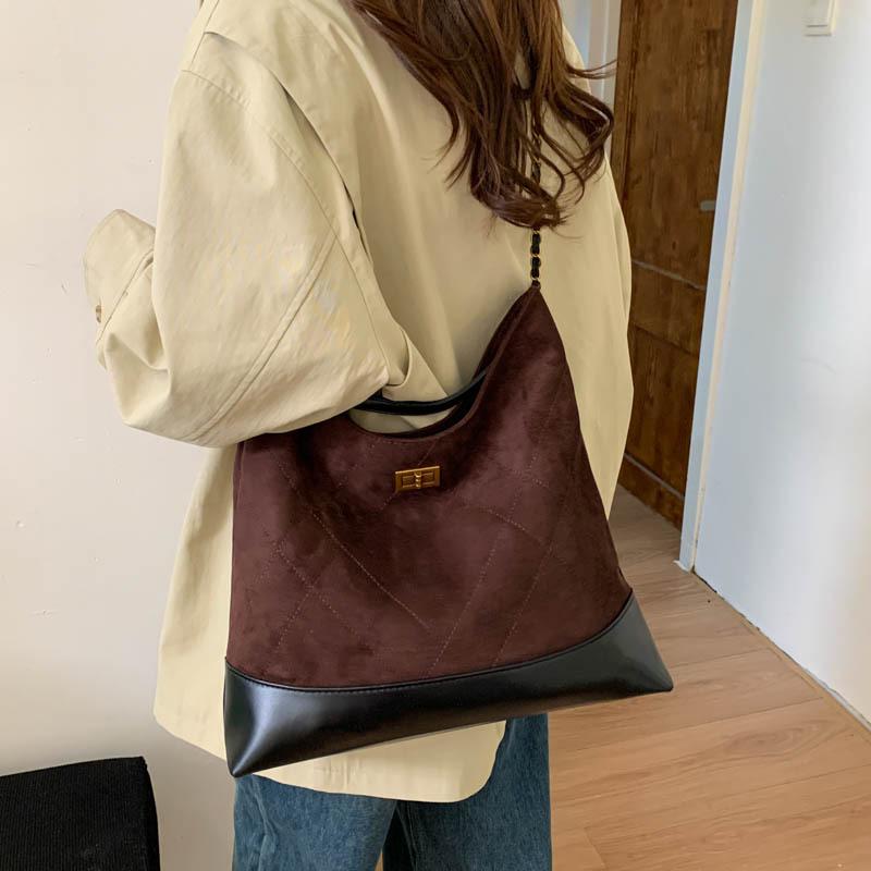 Премиальная сумка-цепочка ромбовидной формы Женская 2025 Новая осенне-зимняя сумка через плечо Большой вместимости Популярная сумка-тоут Merad