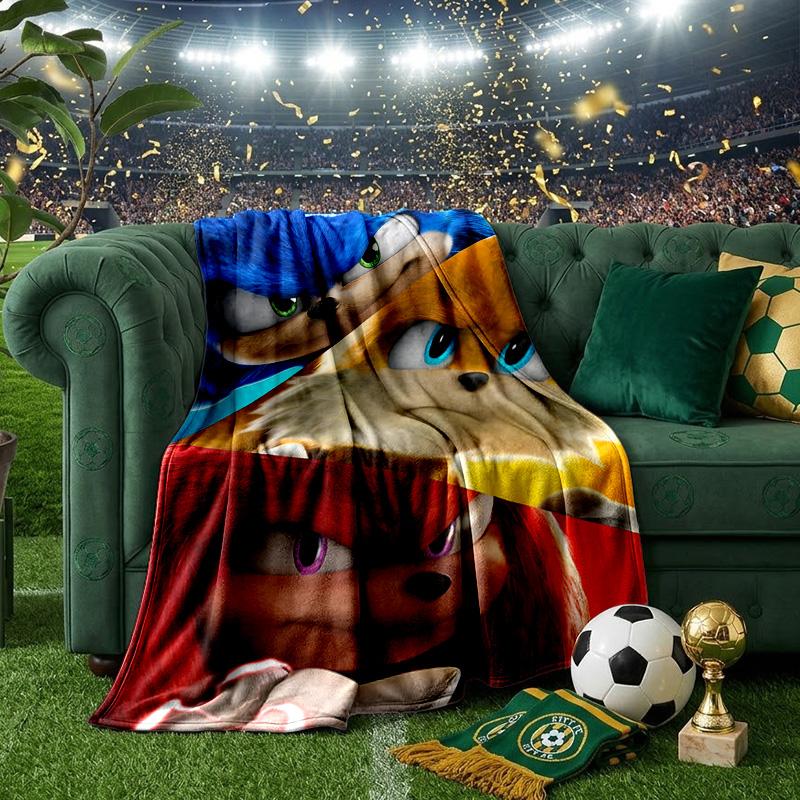 Blue Hedgehog In Action Throws Blanket Flannel Blankets Plush for Couch Bed Gifts for Men Women Travel picnic blanket Christmas fan gifts