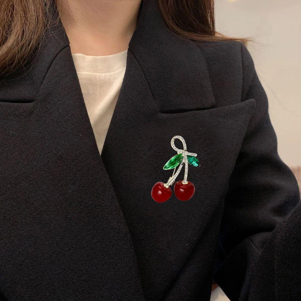 Вишня Вишня Женская брошь Кристалл Стразы Вишня Форма Булавка Кристалл Вишня Булавки для лацканов Женщины