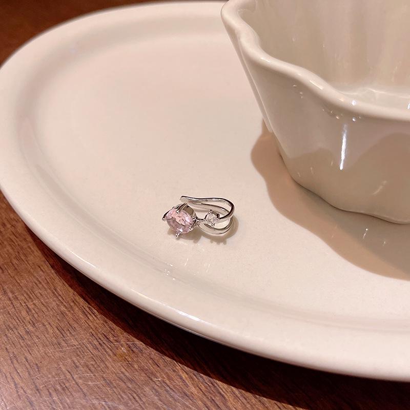 Элегантные серьги-клипсы из циркония для женщин: Непроколотые, универсальные и блестящие