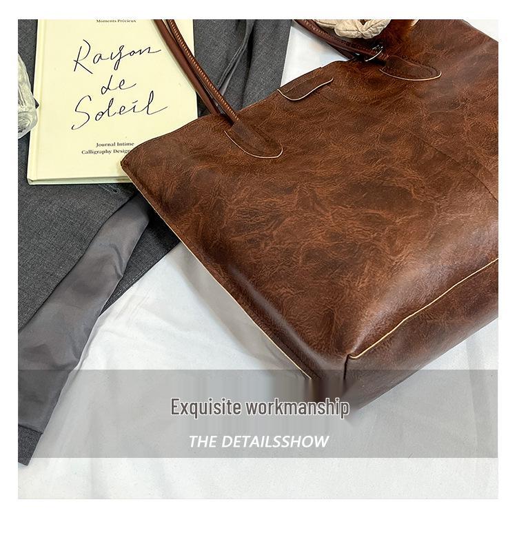 2025 New Retro Textured Women's Versatile Tote Bag - Large Capacity Shoulder Bag for Class and Commuting