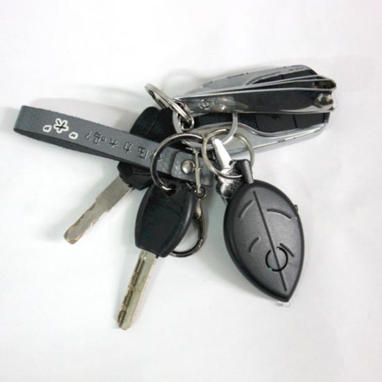 2 шт., водонепроницаемый беспроводной свисток в форме листа, пульт дистанционного управления, мигающий трекер ключей, портативный локатор ключей, брелок, устройство против потери ключей