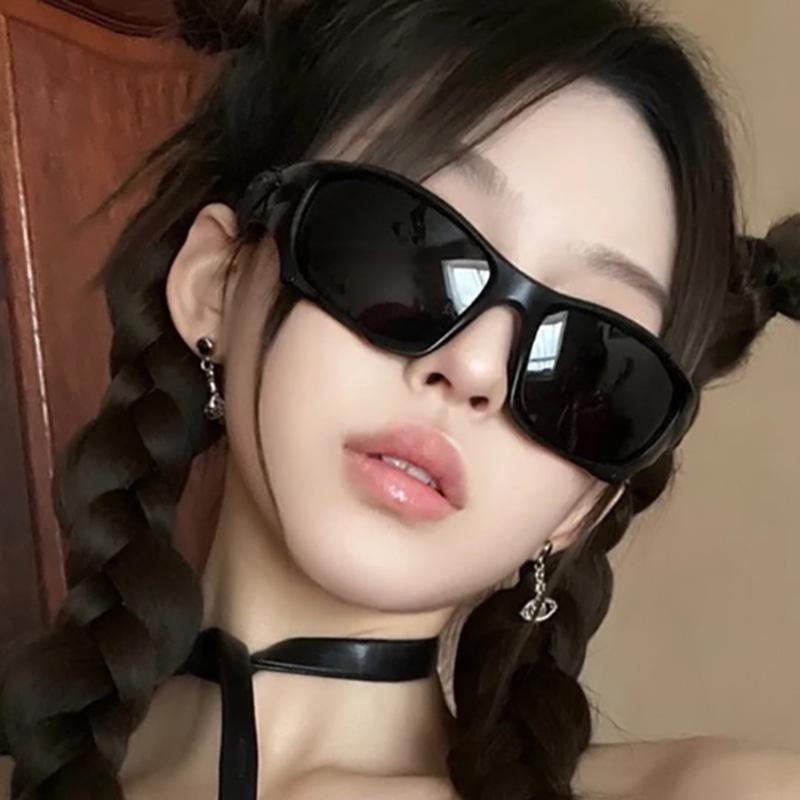 Geometric Frame Cyber Y2K Sunglasses Men Sporty Wrap Around Intricate Cutouts Sun Glasses Women Fashion Luxury Brand Punk Shades