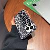 Чехол из кожи с леопардовым принтом, подходит для чехла мобильного телефона iPhone17Pro Max, Apple 13 полупрозрачный жесткий чехол.