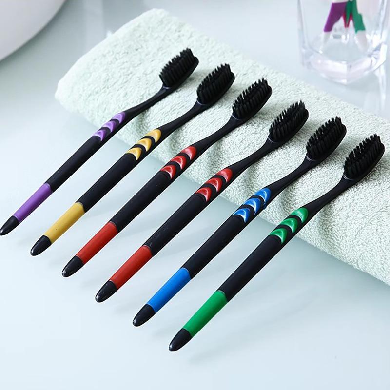 Упаковка из 10 зубных щеток с бамбуковым углем, супермягкой, супертонкой щетиной и цветными ручками для взрослых и студентов