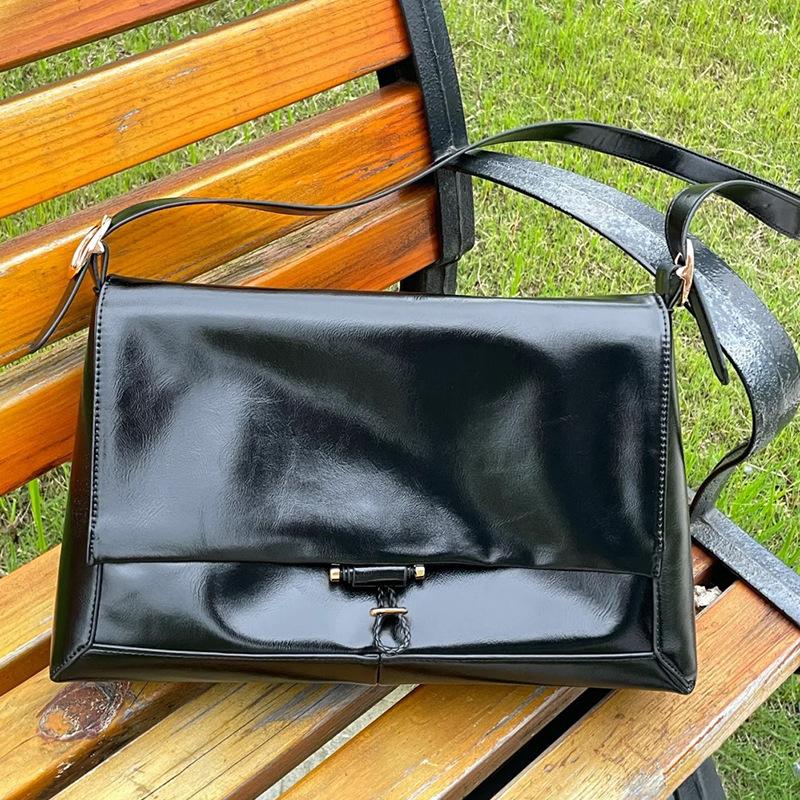 Real Leather Bag For Women Single-Strap Crossbody Bag Design Fashionable Small Messenger Bag Large Capacity Soft Leather Underarm Womens Bag
