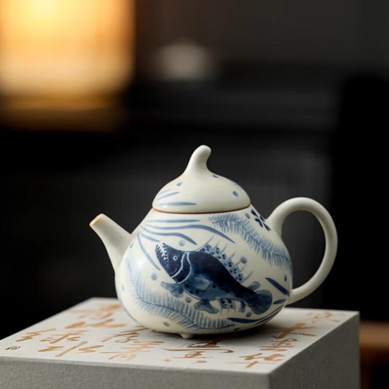 Hua Jing Tang Hand-Painted Fish & Algae Ceramic Teaware