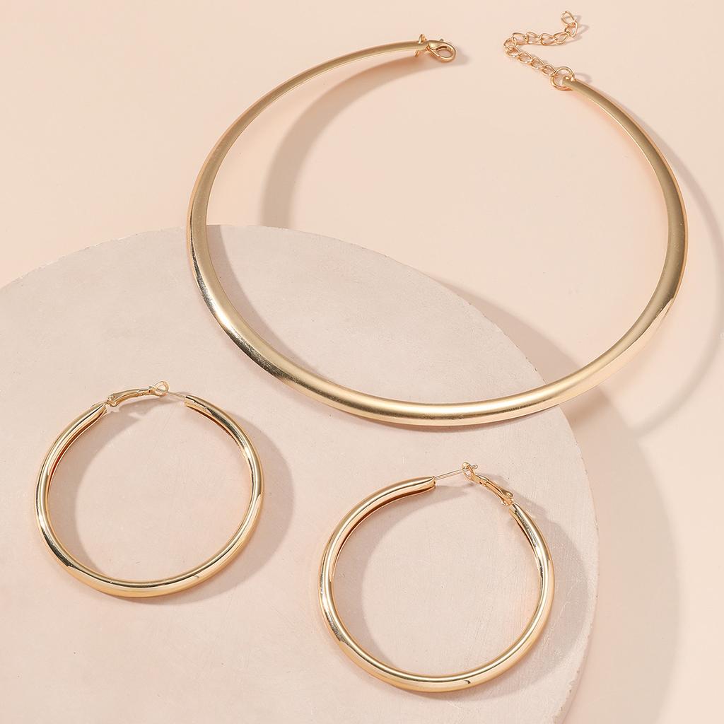 Fashionable Light Luxury Necklace Earrings Set for Women