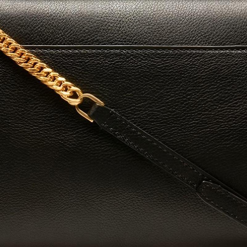 Bally Vissi Минималистичная Сумка-кроссбоди на Магнитной Застежке с Клапаном Съемный Плечевой Ремень Кожа с Текстурой Микрозерно Мини Женская Сумка-кроссбоди Черный 6236080