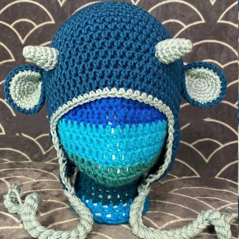 Связанная вручную шапка-ушанка в виде скелета на Хэллоуин