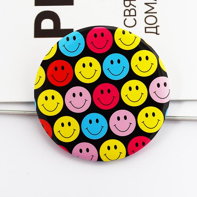 Многоцветный значок с улыбающимся лицом: Брошь-булавка для персонала отеля и детей