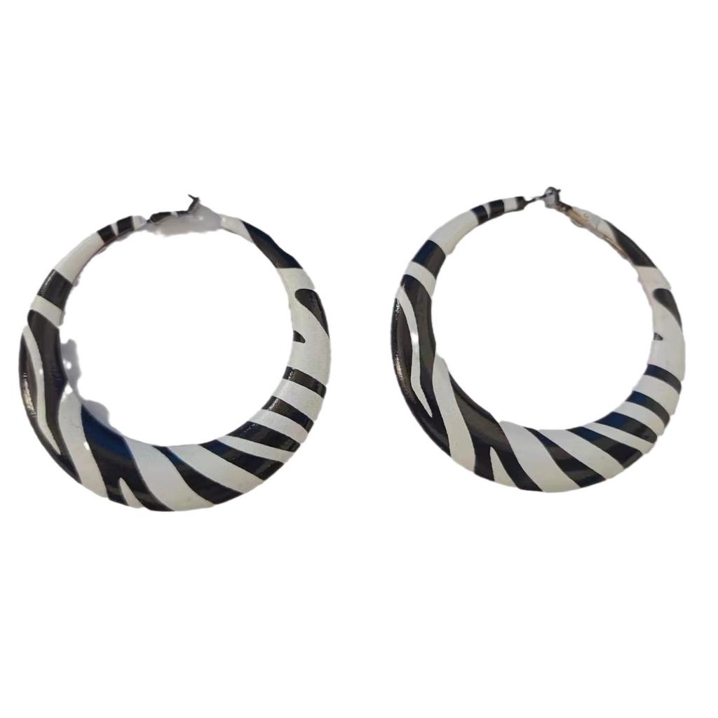 Модные красивые леопардовые серьги-капли для женщин