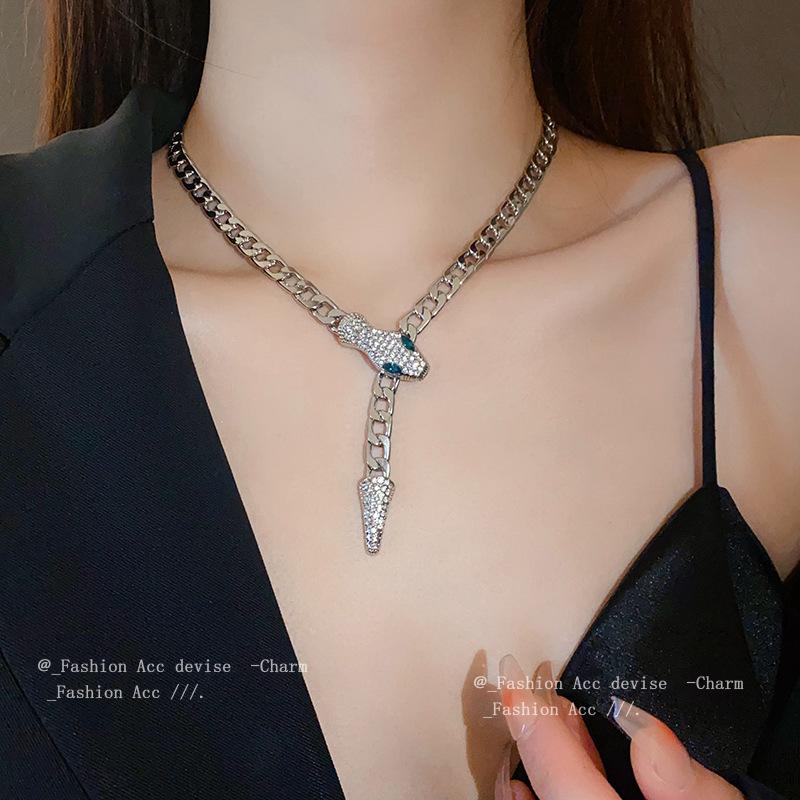 Ожерелье в форме змеи со стразами для женщин, цепочка-чокер, ювелирное изделие, подарок