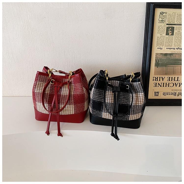 IELGY Женская красная сумка-мешок, большая вместительная сумка через плечо в клетку с текстурированной отделкой премиум-класса