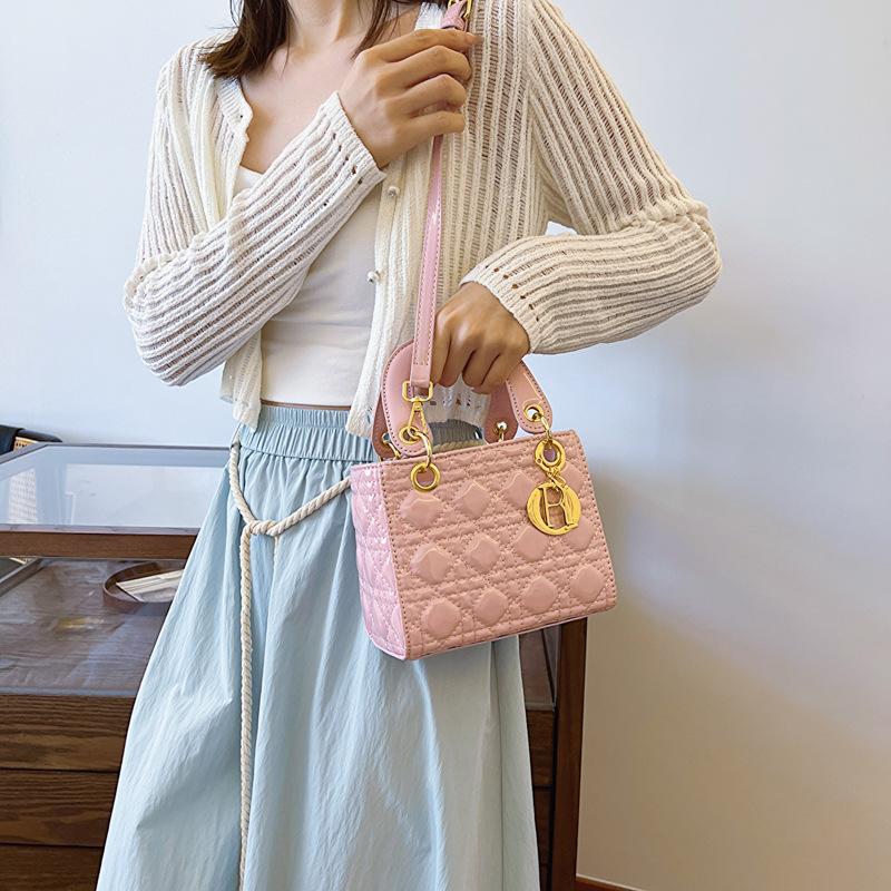 Сумка Daifei с модным и высококачественным ощущением, через плечо, вышитая нитью в виде ромбовидной сетки, женская сумка на одно плечо