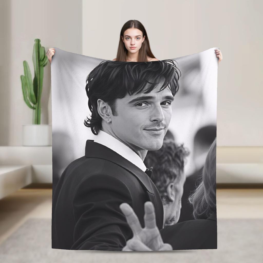 Jacob Elordi Actor Portrait Throw Blanket Warm Funny Blanket For Home Decor Travel Flannel Bedspread Bed Cover
