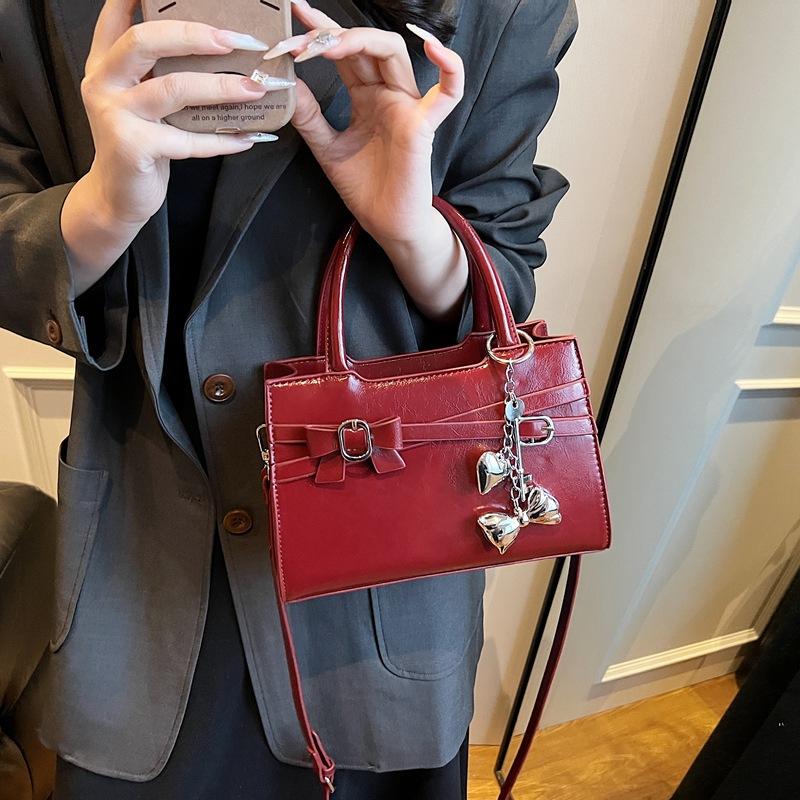 Премиальная нишевая сумка с чувством, женская весна-лето 2025, новая ретро наплечная сумка-мессенджер, повседневная женская портативная сумка-тоут