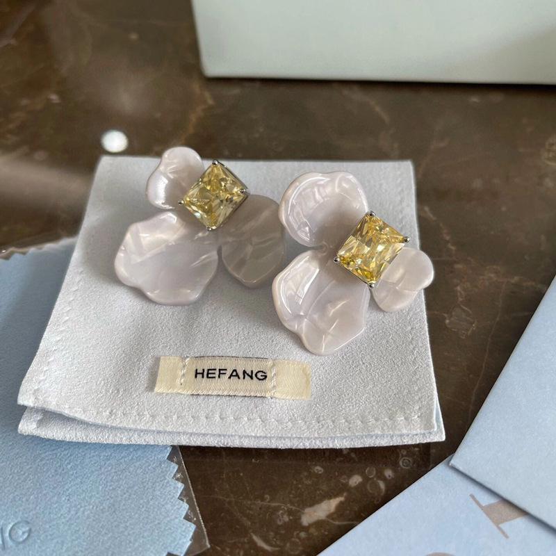 HEFANG Набор: Серебряное ожерелье с фрезией и серьги с цветочными драгоценными камнями - Женский японский/корейский стиль