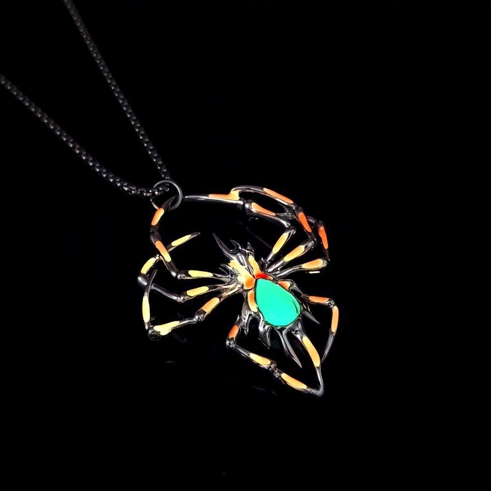 Halloween Fashion Geometric 3D Luminous Spider Pendant Necklace Unique Hip-Hop Glow-in-the-Dark Insect Jewelry for Wholesale