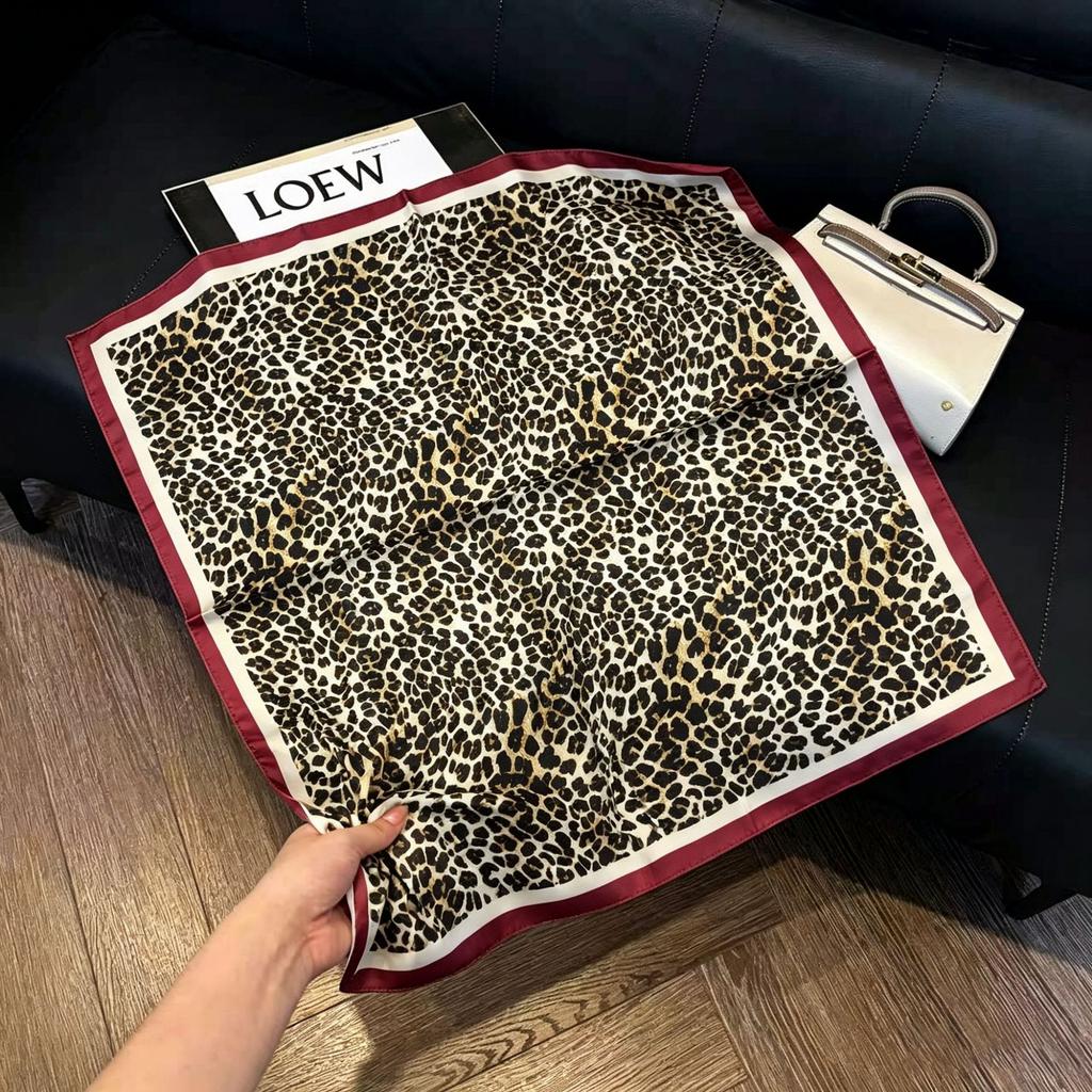 71Cm New Chinese Simulation Silk Square Scarf Soft and Skin-friendly Ink Flower Rhyme Printing Silk Scarf Neck Sunscreen Small Scarf
