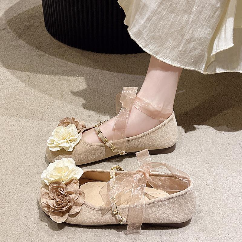 Flower round head soft sole shallow mouth Mary Jane shoes women's 2025 new autumn word with retro French flat shoes