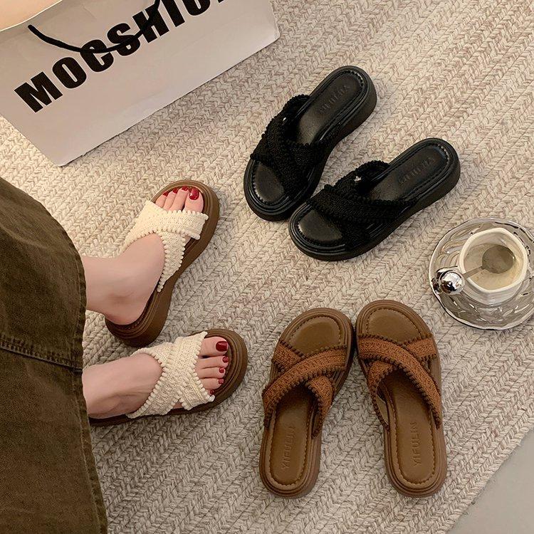 Thick-soled Slippers Women's Summer Wear Fashion 2025 New Internet Celebrity Explosion Cool Slippers Women's Seaside Beach Women