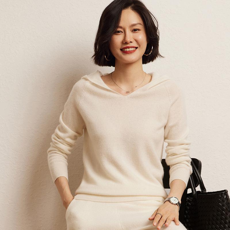 Soft Hooded Cashmere Sweater for Women - 2026 Autumn/Winter Collection: Solid Color, Gentle Style, Loose Fit