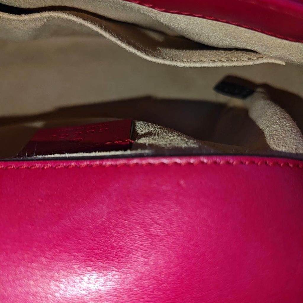 [Pre-Owned] GG Marmont Gold Logo Quilted Leather Messenger Bag Chain Shoulder Crossbody Mini Bag - Very Good #1PN91AT