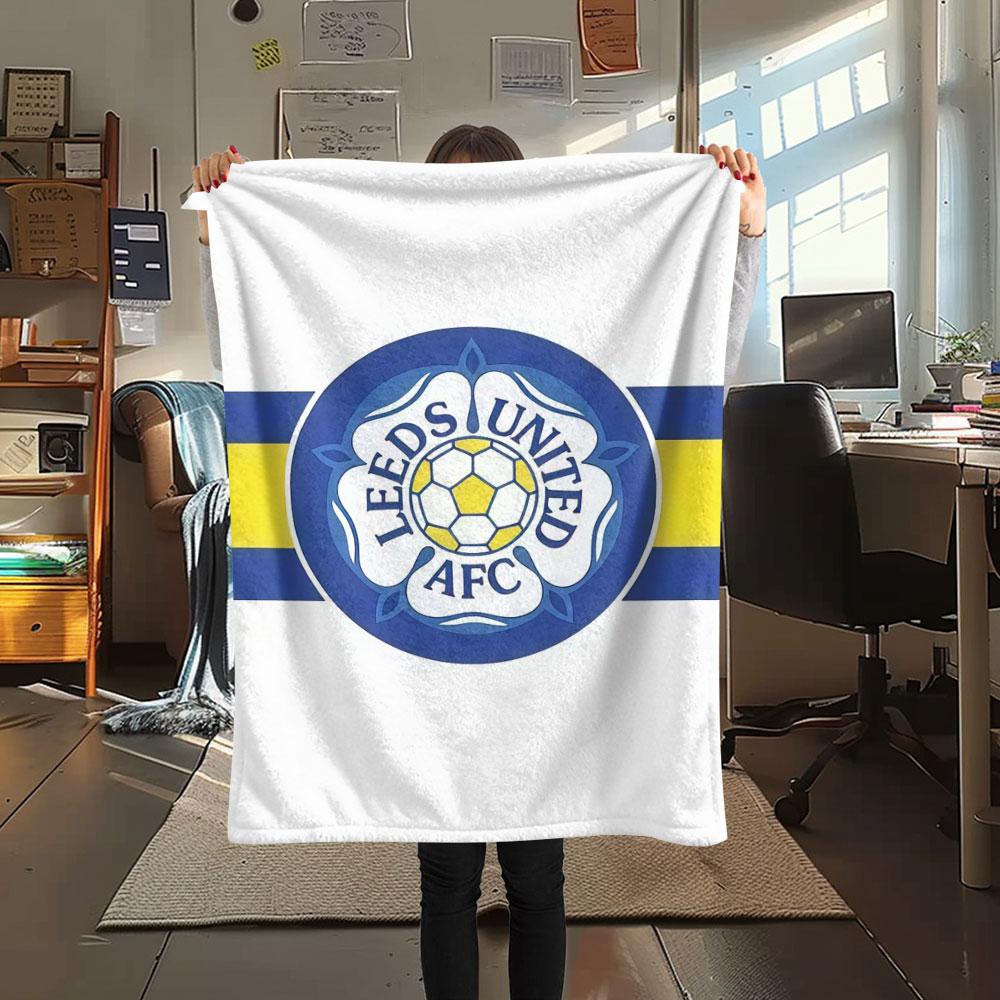LUFC logo Blanket, High quality Comfortable for All Seasons, Home Decor, Warmth and Comfort