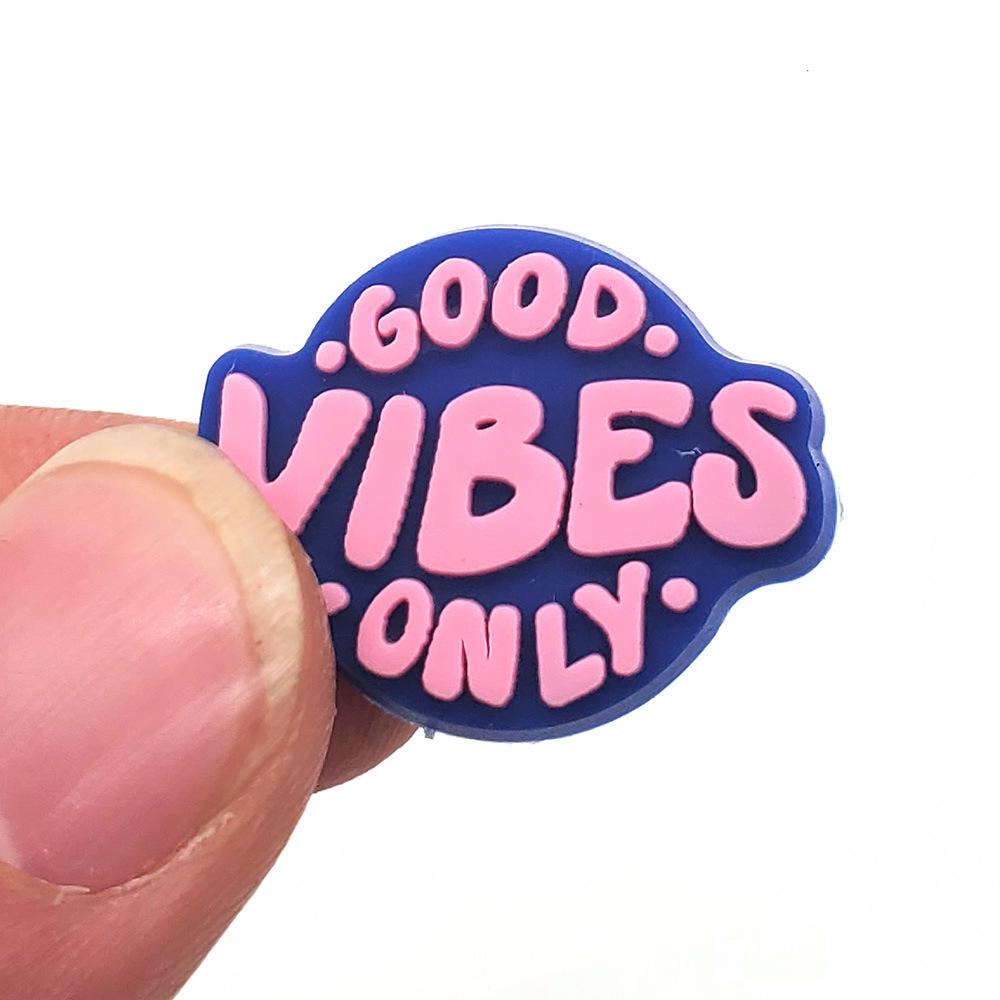 Серия фраз с буквами Мультяшные украшения для обуви-сабо: Милые ПВХ цветы и пряжки