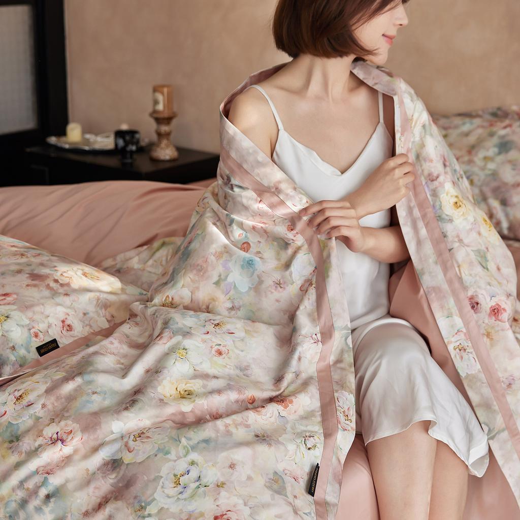 Легкий люкс Класс А 100S Длинноволокнистый хлопок Сатин Цветочная цифровая печать Четырехпредметный комплект Простыня Пододеяльник Постельное белье