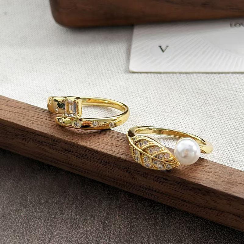 Retro Exquisite Niche Design Sense Ye Yun Bead Ring Women'S Light Luxury High-End Sense Index Finger Ring Accessories