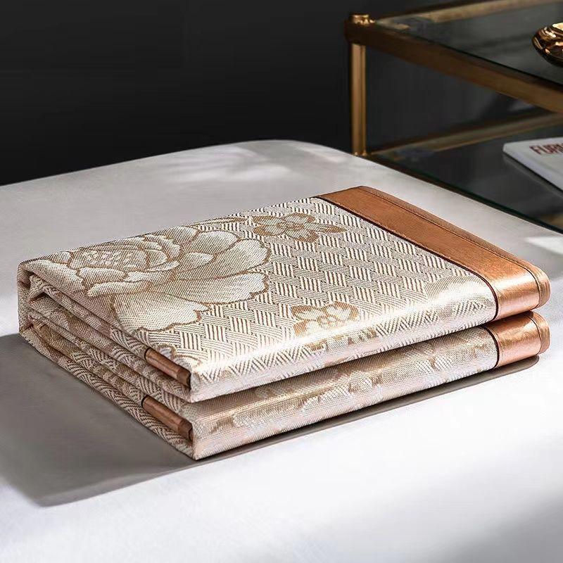 Летний коврик из ледяного шелка с наволочкой. Легко чистящийся складной прохладный спальный коврик. Можно стирать в машине. Наматрасники 90 150 180