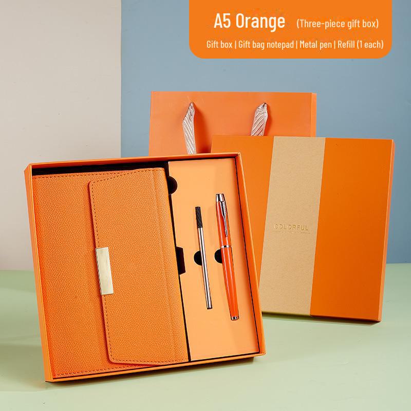 Подарочный набор из трехслойного блокнота формата А5 с индивидуальной гравировкой