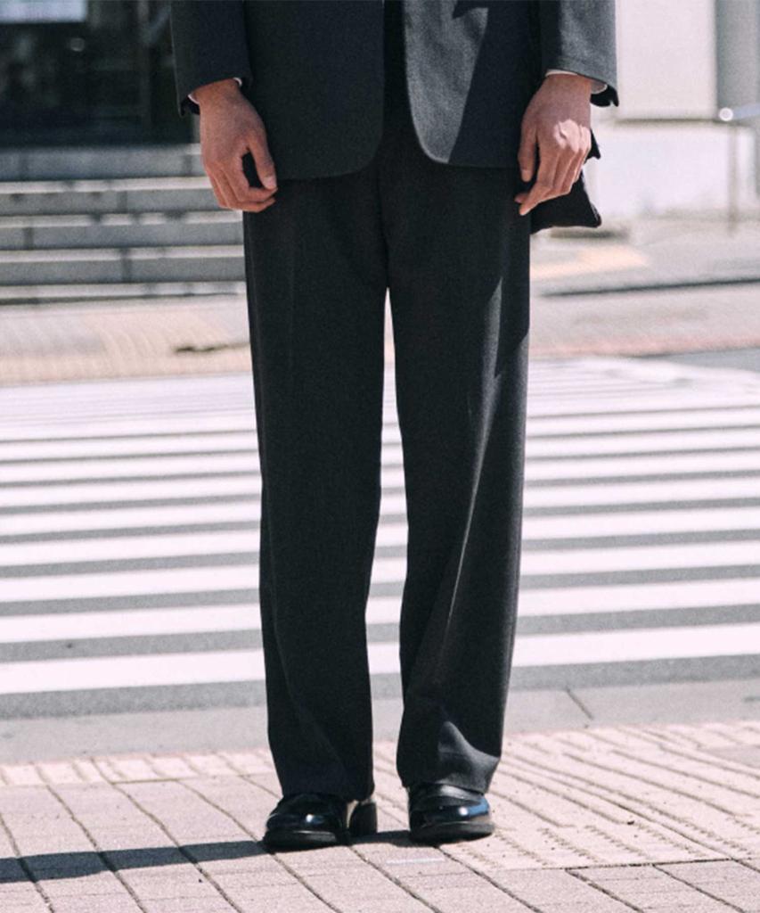 STCO Solid One-Pleat Setup Pants Charcoal Grey (Real Wide Fit)_Sepvz78Wsc