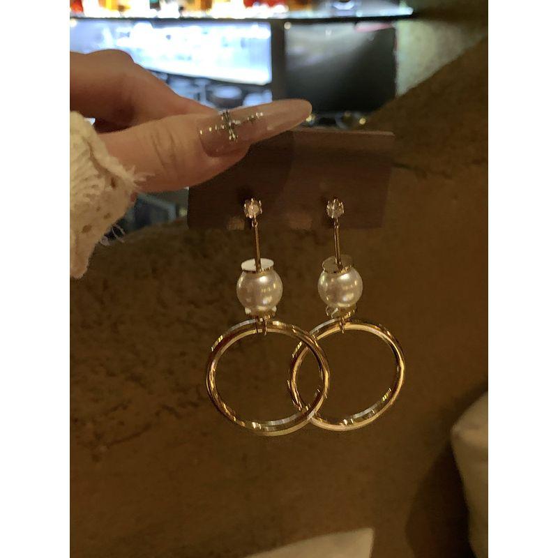 Cool and Awesome! Retro Fashionable Exaggerated Temperamental Fashion Metallic Circle and Pearl Earrings Expensive Classy Earrings