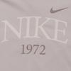 Nike Спортивная одежда Классическая буквенно-цифровая футболка с коротким рукавом с круглым вырезом и заниженными плечами Женские топы Серый Фиолетовый FQ6601-019