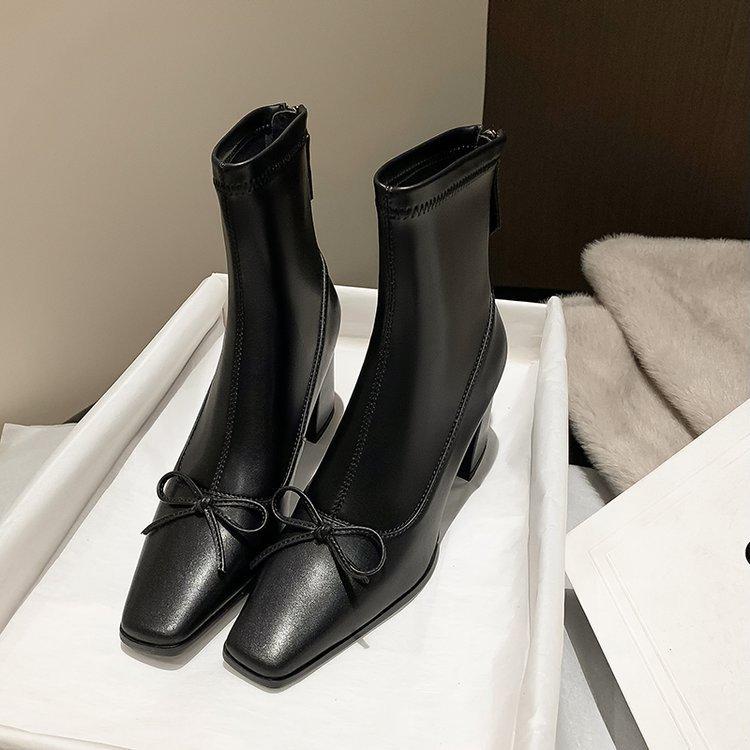 Ботильоны-чулки эластичные с бантом 2025 Осень Новые Бежевые Ботильоны-чулки Квадратный носок Задняя молния Высокий каблук Короткие ботильоны Женские