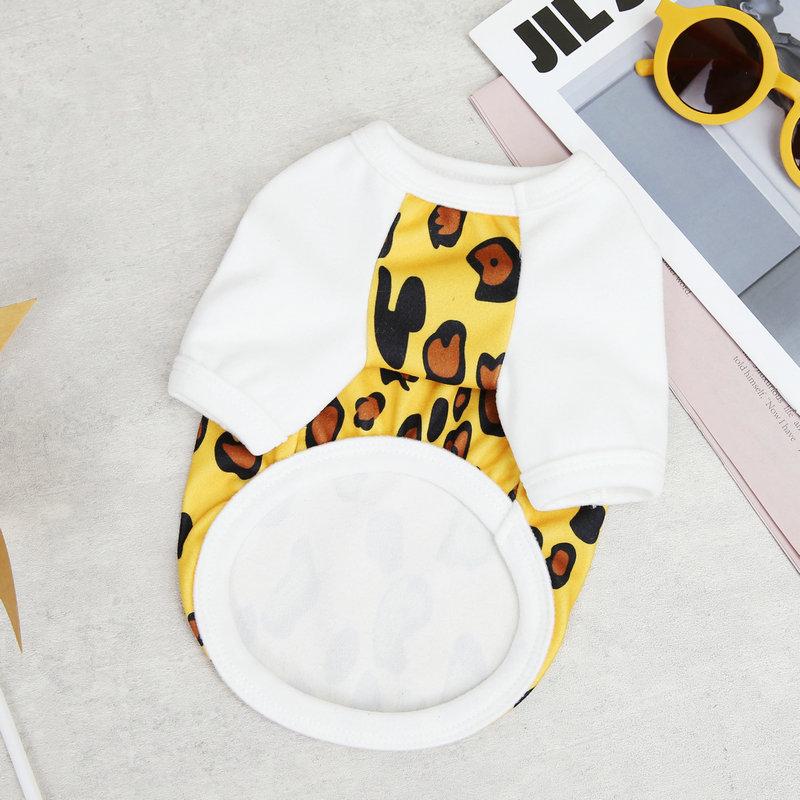 Новинка 2024 года, футболка с леопардовым принтом в тон, весенне-летняя новая милая двухцветная теплая одежда с плюшевым питомцем, одежда для маленьких и средних собак, одежда для щенков