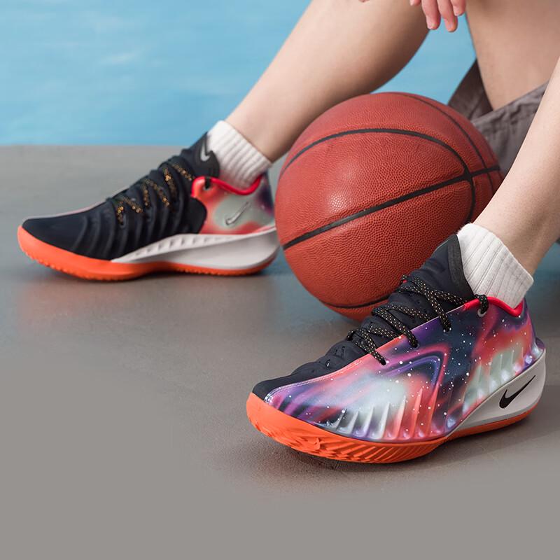 Nike Men's GT Cut On-Court Basketball Shoes