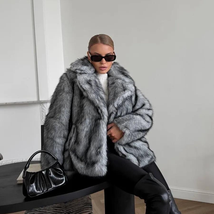 European and American imitation fur jacket women's autumn and winter plush women's clothing loose and environmentally friendly fox hair suit fur